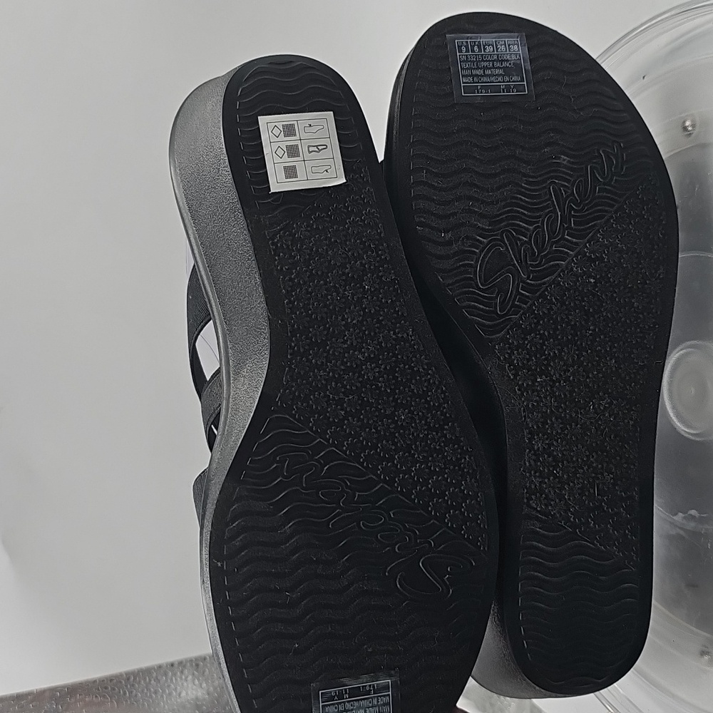 I Skechers Women's Black Luxe Foam Sandals Bling RHINESTONE Sz 9 - Picture 11 of 13